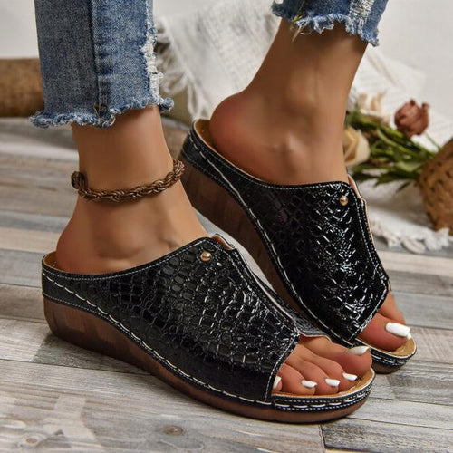 Chic Women's Cushioned Sandals